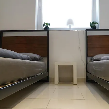 Apartamento Mk 2 Wifi - Kostenlose Parkplaetze - In 5 Minuten In Der Stadt *